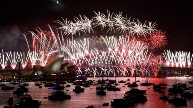 Welcoming 2024: Global celebrations across time zones 1 welcoming 2024 global celebrations across time zones