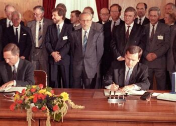 Wolfgang Schäuble: Merkel’s no-nonsense finance minister dies aged 81