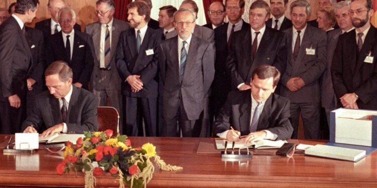 Wolfgang Schäuble: Merkel’s no-nonsense finance minister dies aged 81 1 wolfgang schauble merkels no nonsense finance minister dies aged 81