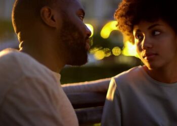 5 uncomfortable signs the man you love doesn’t love you back