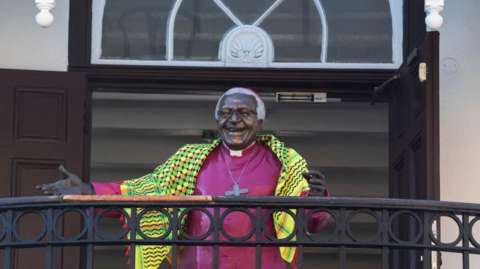Archbishop Desmond Tutu statue wrapped in Palestinian scarf goes on display 1 archbishop desmond tutu statue wrapped in palestinian scarf goes on display