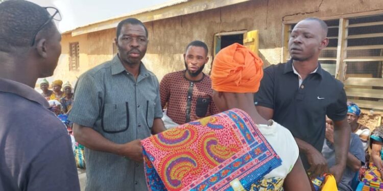 Generous gesture brings cheer to indigenous flood victims in Zebila 1 generous gesture brings cheer to indigenous flood victims in zebila