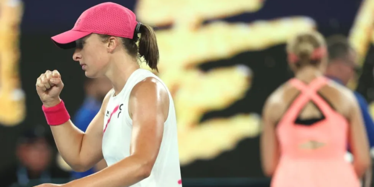 ‘I was in the airport’ – Iga Swiatek fights back to win 1 i was in the airport iga swiatek fights back to win