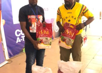 Newage Agric Solutions supports Chef Failatu with bags of locally produced Evivi rice