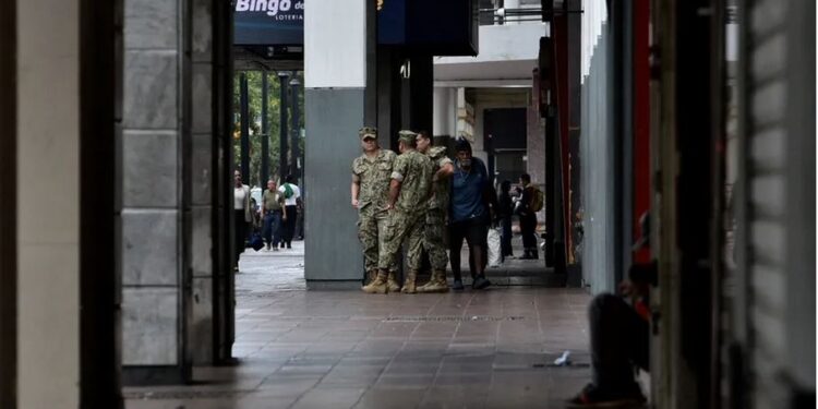 streets empty as ecuador reels from violence