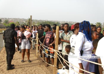 Thousands throng Kokrobite beach on New Year’s Day