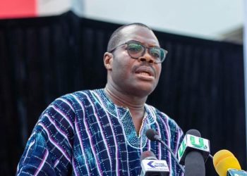 Acting CEO of Ghana Gas Ing. Robert Kofi Lartey holds first management meeting after appointment