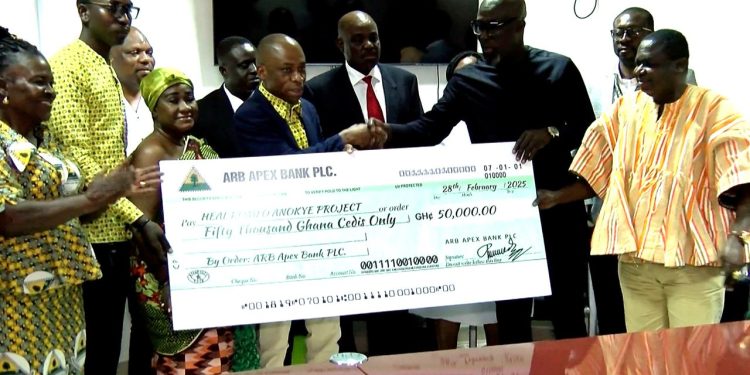 arb apex bank and association of rural banks in ashanti donate gh160000 to support heal kath project