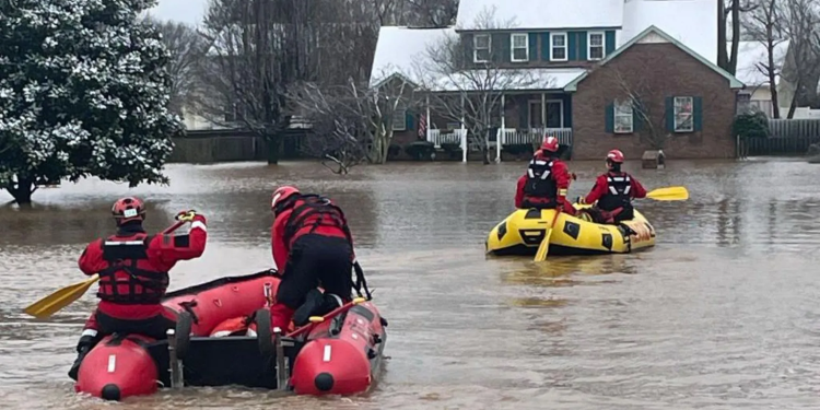 at least nine dead in us floods and heavy rain