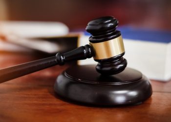 Court grants three bail over alleged bag snatching 