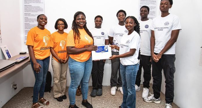 gadgets4ghana presents electronic gadgets to akua kuenyehia foundation
