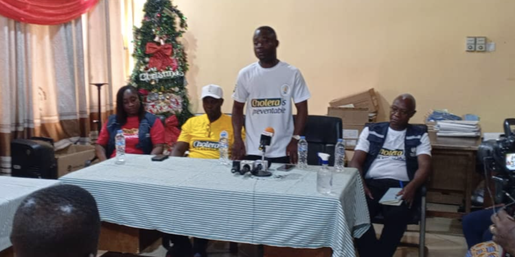 health minister pays visit to swedru government hospital to assess cholera situation