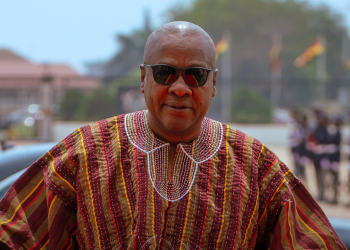 I’ll reduce presidential staffers drastically – Mahama