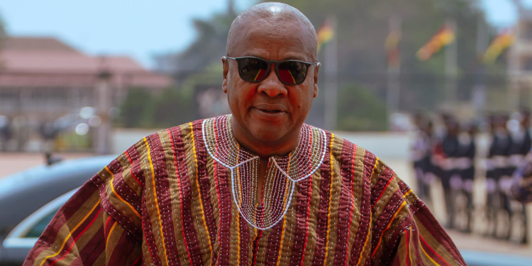 ill reduce presidential staffers drastically mahama
