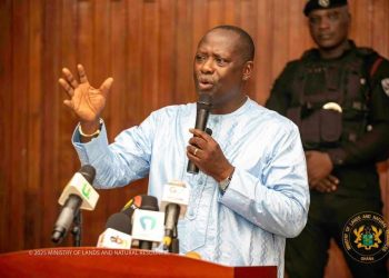 Lands Minister unites Western Region chiefs after 5 years of a divided house of chiefs