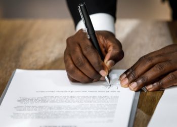 The simple guide to an ‘offer’ and an ‘invitation to treat’ in law