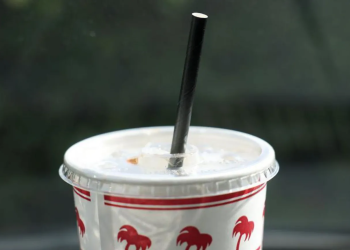 Trump signs order shifting US back toward plastic straws