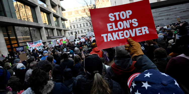 unions sue trump fearing mass firings of federal employees
