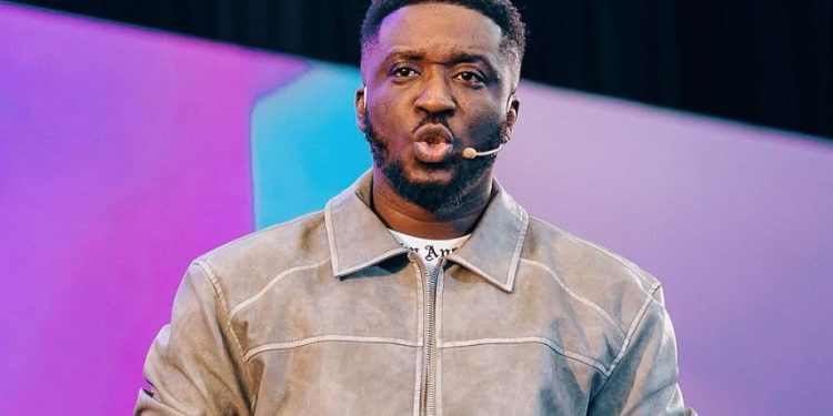 a man that doesnt go to church is not god fearing pastor enoch boama