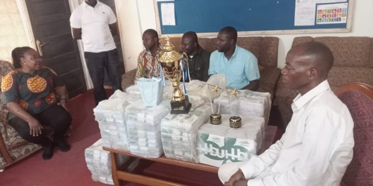 alhaji hudu mogtari sponsors awards for best brains contest in wa municipality