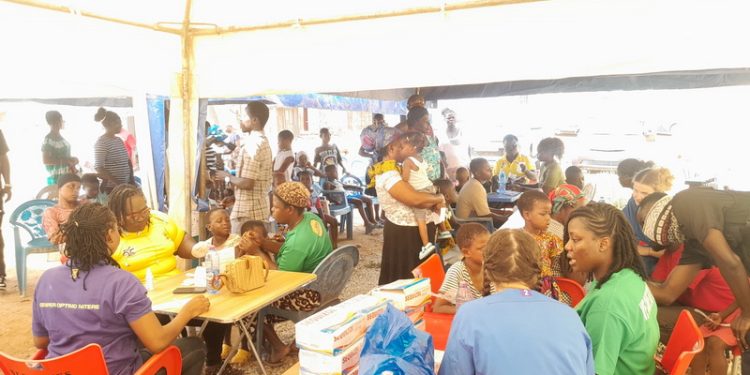 amosa 2000 organises health screening for host community