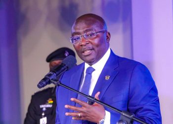 Bawumia offers support to Adum fire victims in Kumasi