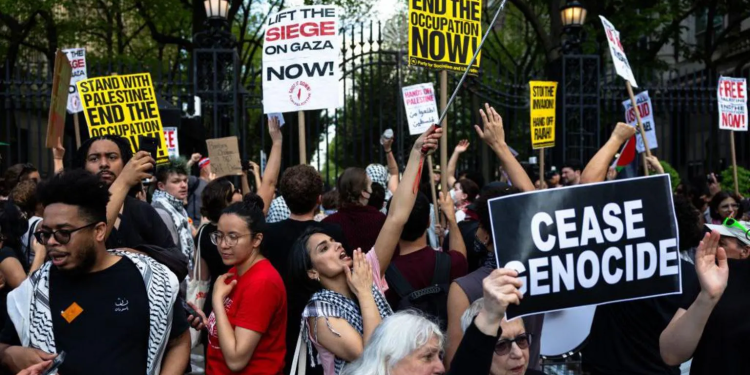 Columbia University president resigns amid Trump crackdown 1 columbia university president resigns amid trump crackdown