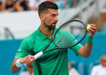 Djokovic battles past Ugo Carabelli to reach Miami last 16