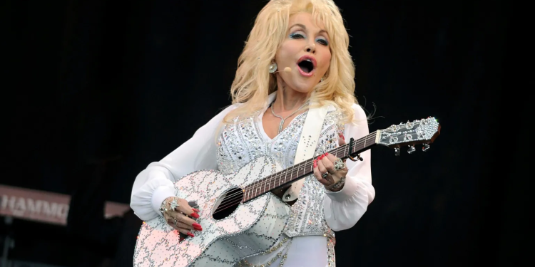 dolly partons husband carl dean dies aged 82