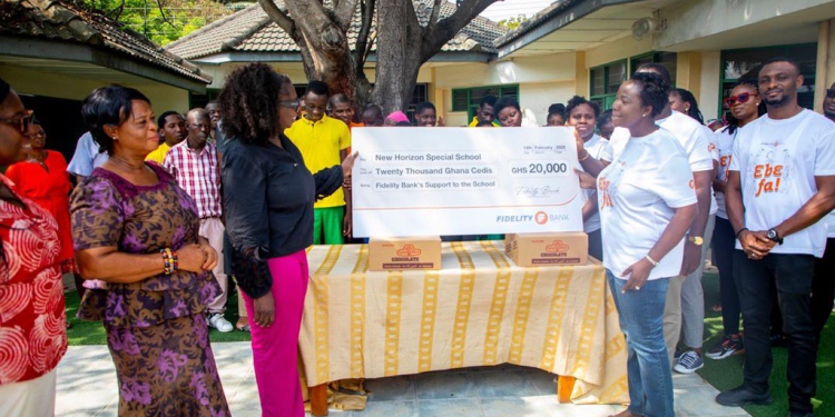 fidelity bank spreads love with donation to new horizon special school