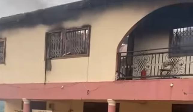 Fire ravages apartments, stores at Akyem Kwabeng 1 fire ravages apartments stores at akyem kwabeng
