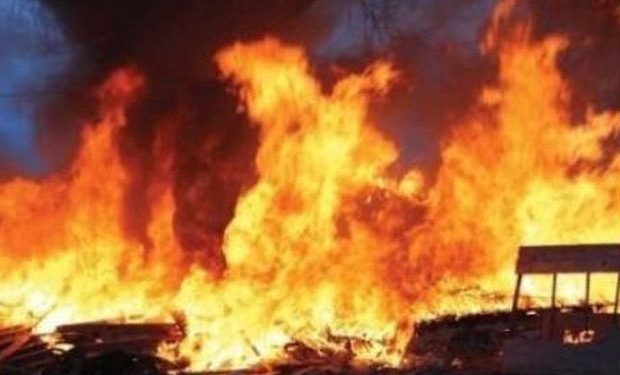 fire razes down four wooden rooms at manukrom