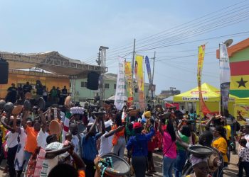 Fufu enthusiasts take over Faanofaa Street as they jam Adom TV Fufuo Party 2025