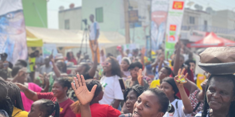 joyce blessing thrills adom tvs fufuo party patrons with stellar performance