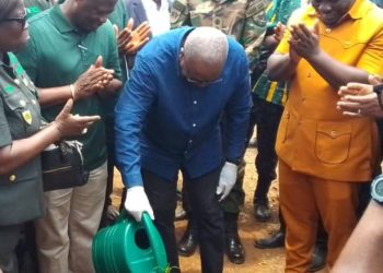 Leave government if you want to be a miner – Mahama cautions appointees 