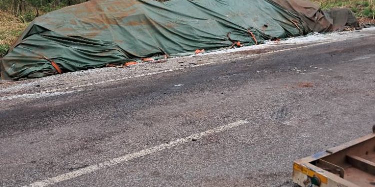 narrow escape for driver mate as vehicle capsized with goods at kabampe