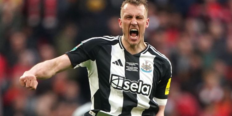 newcastle beat liverpool to lift carabao cup