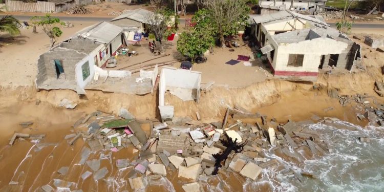 Photos: Coastal erosion ravages Agavedzi, Salakope, and Amutsinu communities 1 photos coastal erosion ravages agavedzi salakope and amutsinu communities