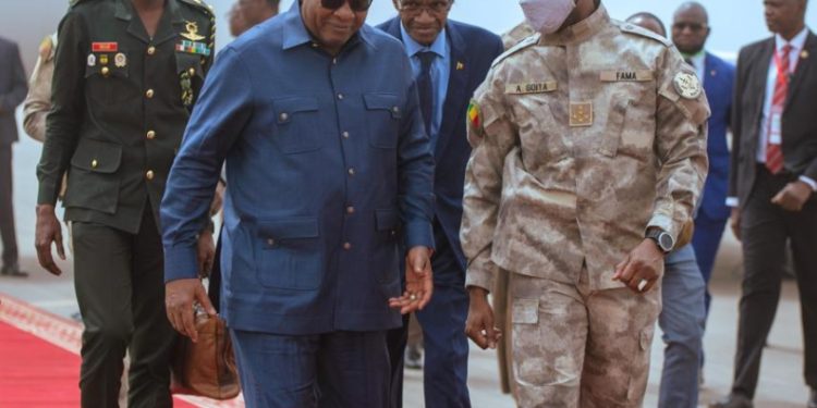 Photos: Mahama visits Mali as part of ‘good neighbourliness’ tour 1 photos mahama visits mali as part of good neighbourliness tour