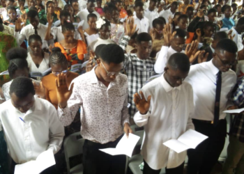 Principal cautions freshers against alcoholism, smoking, and betting