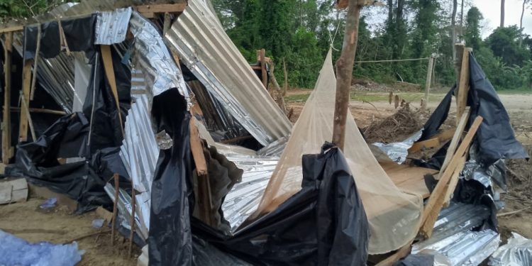 residents of nsuokyire protest illegal mining along tano river