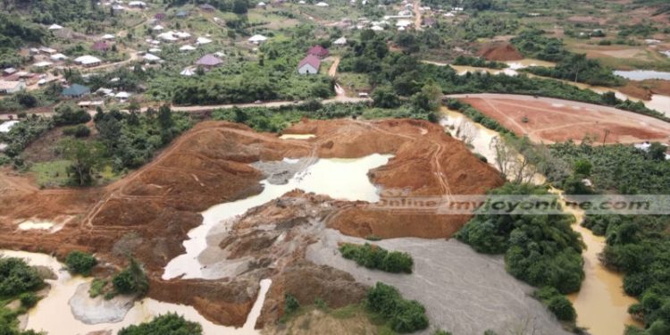 revoking only small scale mining licenses unfair small scale miners association