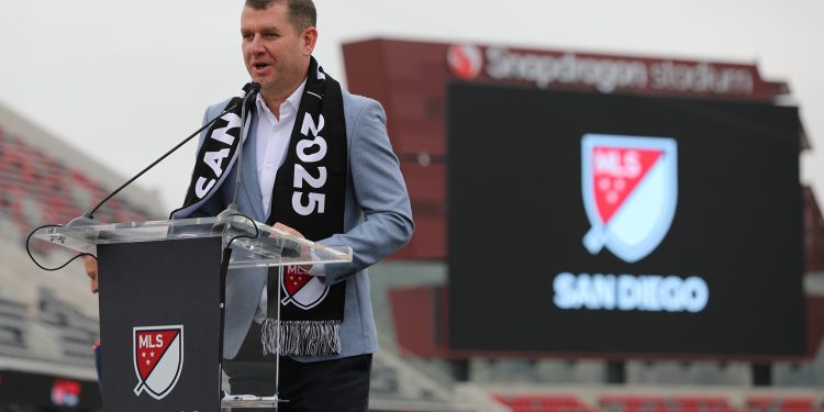 tom vernon leaves right to dream san diego and nordsjaelland boards