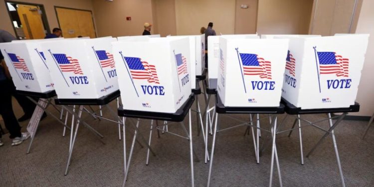 Trump signs order aimed at overhauling US elections 1 trump signs order aimed at overhauling us elections