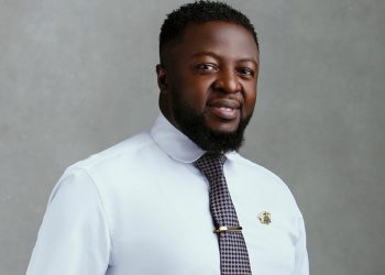 Guru reveals why he wears nose mask and hoodie to lectures