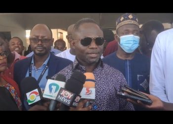 Health Minister confronts Tamale Teaching Hospital staff over malfunctioning equipment