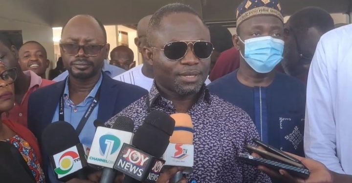 health minister confronts tamale teaching hospital staff over malfunctioning equipment