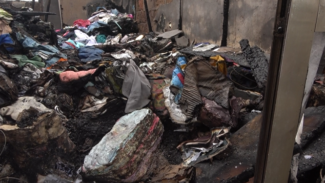 lapaz market blaze destroys textile shop owner rushed to hospital