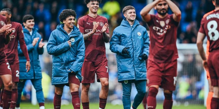 manchester city strike twice late on to beat everton