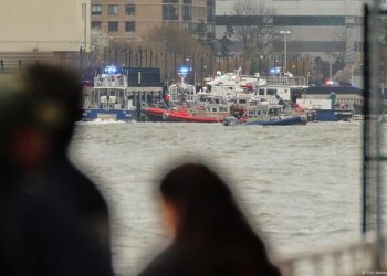 New York helicopter crash kills 6, including Siemens executive and family